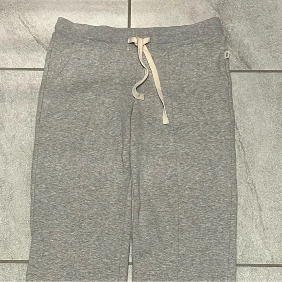 NWT UGG Women's Gray Sweatpants Sz S - Picture 3 of 4